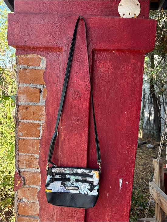 Stone Mountain Accessories Handbags - Floral crossbody